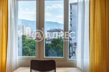 Închiriere - Apartament în Center,  Sofia