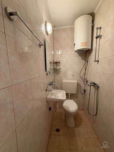 Închiriere - Apartament în Văzrajdane,  Burgas