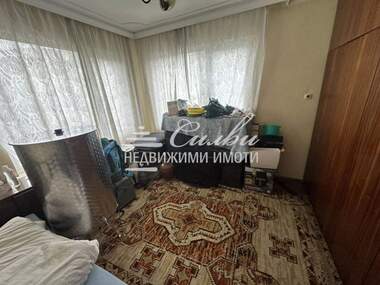 Продажба - Етаж от къща в Дивизионна болница,  Шумен