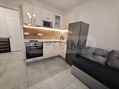 Închiriere - Apartament în Center,  Varna