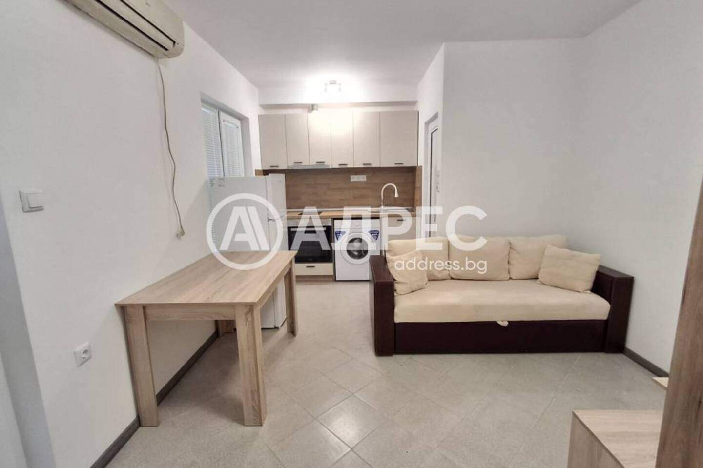 Cu o cameră Apartament în Zimno kino Trakia, Varna – fotografia 2