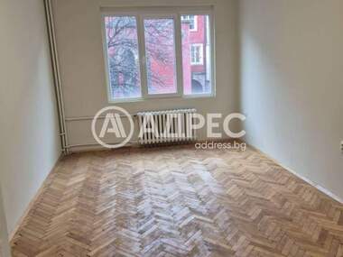 Închiriere - Apartament în Center,  Sofia