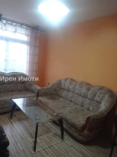 Vânzare - Apartament în Iztok,  Iambol