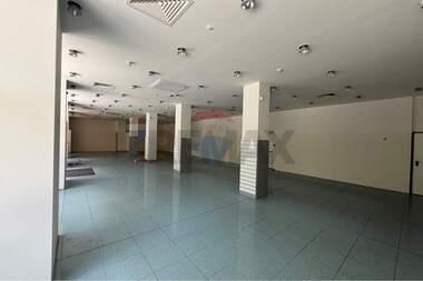 For rent - Store/Beauty saloon/Venue/Dental office in Center,  Shumen