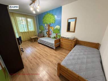 Închiriere - Apartament în Storgozia,  Pleven