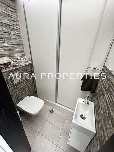 For sale - Apartment in Osvobojdenie,  Razgrad