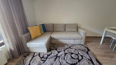 Închiriere - Apartament în Mladejki hălm,  Plovdiv
