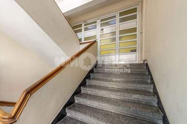 Verkauf - Büro in Elektron,  Warna