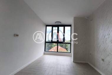 Vânzare - Apartament în Avtogara,  Varna