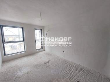 Vânzare - Apartament în Hristo Smirnenski,  Plovdiv