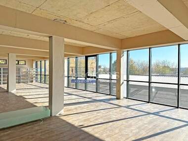 For rent - Office/Storage in Promishlena zona - Zapad,  Varna