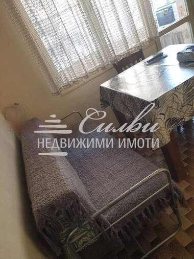 Închiriere - Apartament în Dobrudjanski,  Șumen