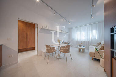 Kira - Apartman olarak Oborishte,  Sofia