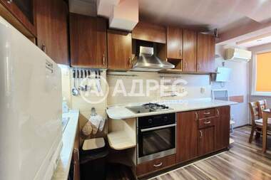 Kira - Apartman olarak Pogrebi,  Varna