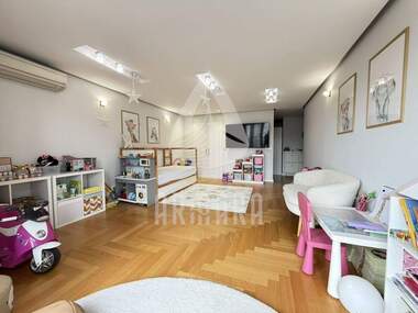 Verkauf - Wohnung in Üjen,  Plowdiw