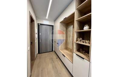 Închiriere - Apartament în Pobeda,  Varna