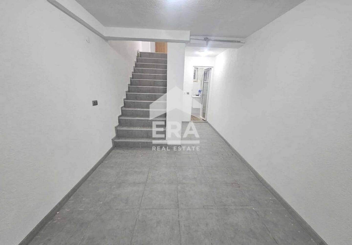 Magazin în Văzrojdenți, Kărdjali – fotografia 3