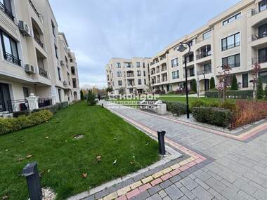 Închiriere - Apartament în Hristo Smirnenski,  Plovdiv
