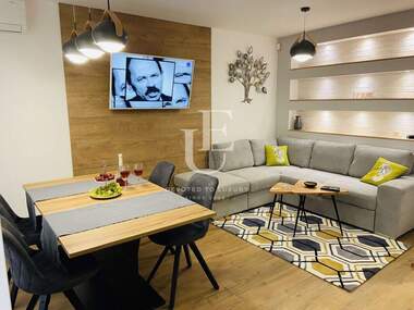 Închiriere - Apartament în Lozeneț,  Sofia