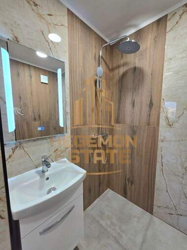 Vânzare - Apartament în Avtogara,  Varna