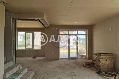For sale - House in Borovec - Iug,  Varna