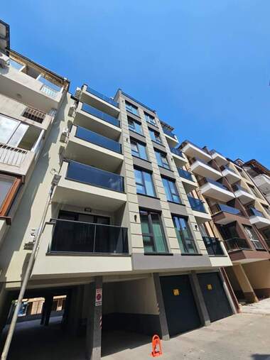 Închiriere - Apartament în Mladejki hălm,  Plovdiv