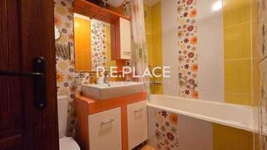 Închiriere - Apartament în Levski,  Varna