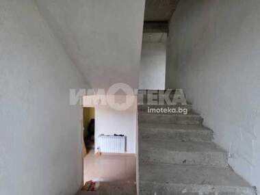 For sale - House in Voluiak,  Sofia
