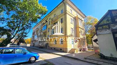 Продажба - Апартамент в Изток,  Перник