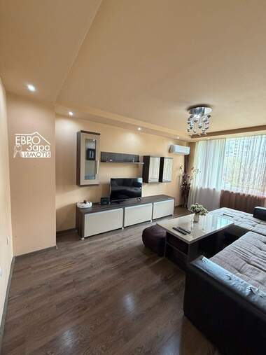 Închiriere - Apartament în Tri ceuceura-iug,  Stara Zagora