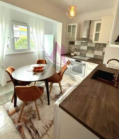 Închiriere - Apartament în Ceaîka,  Varna