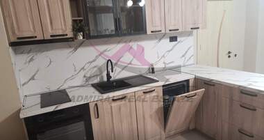 Închiriere - Apartament în Văzrajdane 1,  Varna