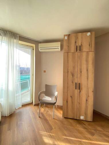 Închiriere - Apartament în Slaveîkov,  Burgas