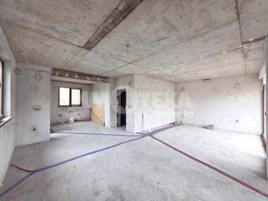 For sale - House in Voluiak,  Sofia