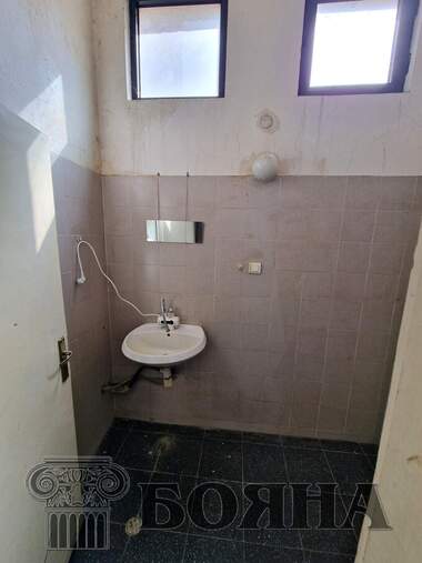 For rent - Store/Office/Storage/Beauty saloon in Center,  Ruse