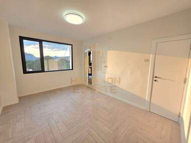 Vânzare - Apartament în Avtogara,  Varna