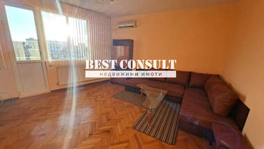 Închiriere - Apartament în Center,  Ruse