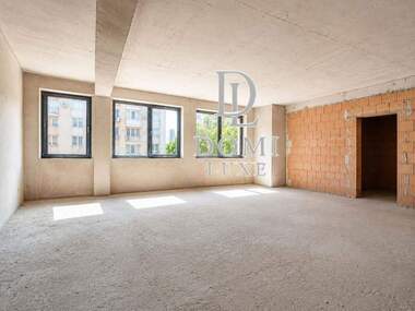 Продажба - Апартамент в Колхозен пазар,  Варна