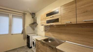 Închiriere - Apartament în Lazur,  Burgas