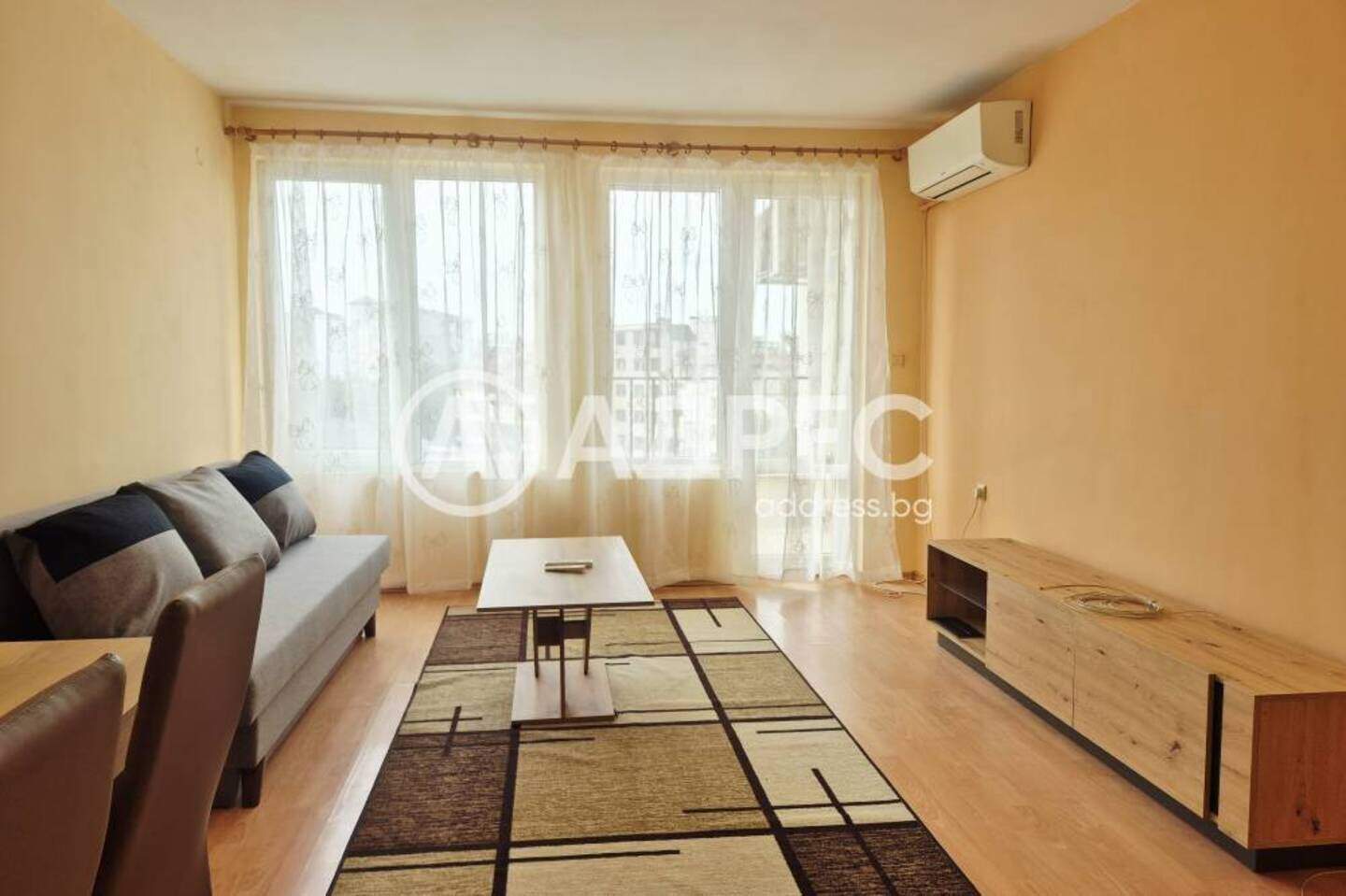 Cu trei camere Apartament în Zimno kino Trakia, Varna – fotografia 4