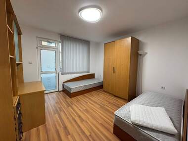 Vânzare - Apartament în Văzrajdane,  Burgas