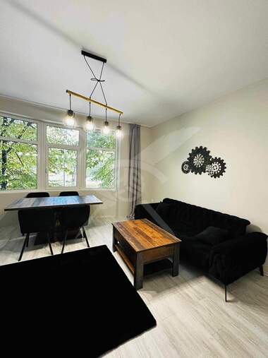Închiriere - Apartament în Zimno kino Trakia,  Varna