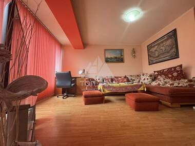 Miete - Wohnung in Awtogara,  Warna
