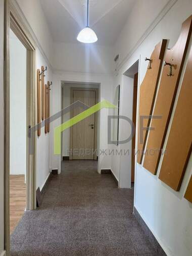Vânzare - Apartament în Mladost 2,  Varna