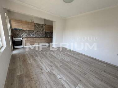 For rent - Office in Sportna zala,  Varna
