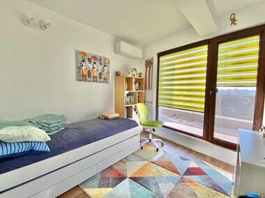 Închiriere - Apartament în Sarafovo,  Burgas