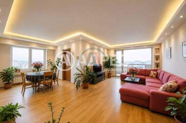 Vânzare - Apartament în Mladost-2,  Sofia