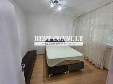 Închiriere - Apartament în Văzrajdane,  Ruse