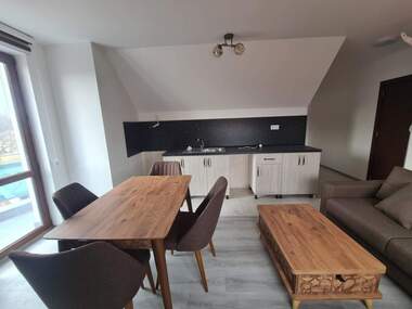 Închiriere - Apartament în Mladejki hălm,  Haskovo