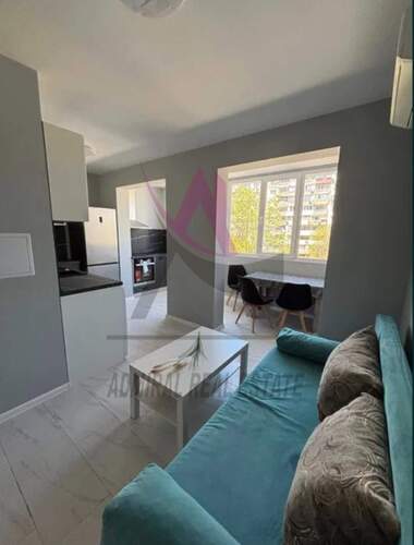 Închiriere - Apartament în Văzrajdane 1,  Varna